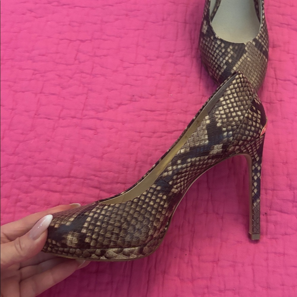 Michael Kors Brown and Tan Snake Print Heels, US7,5 - Picture 3 of 8